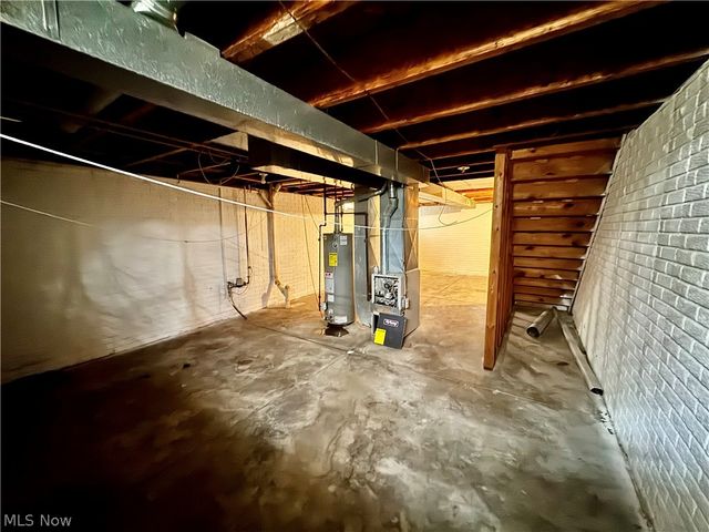 359 W Chalmers Avenue, Youngstown, OH 44511