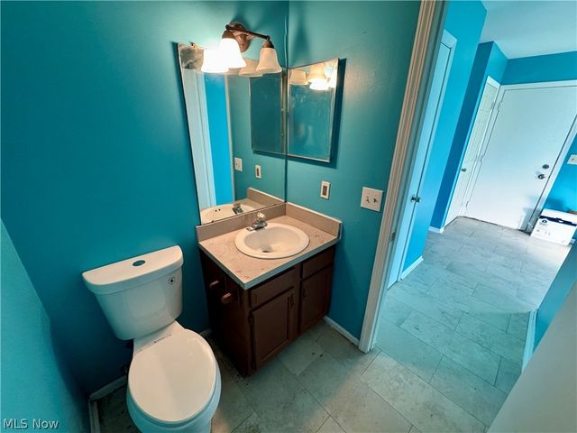 359 W Chalmers Avenue, Youngstown, OH 44511