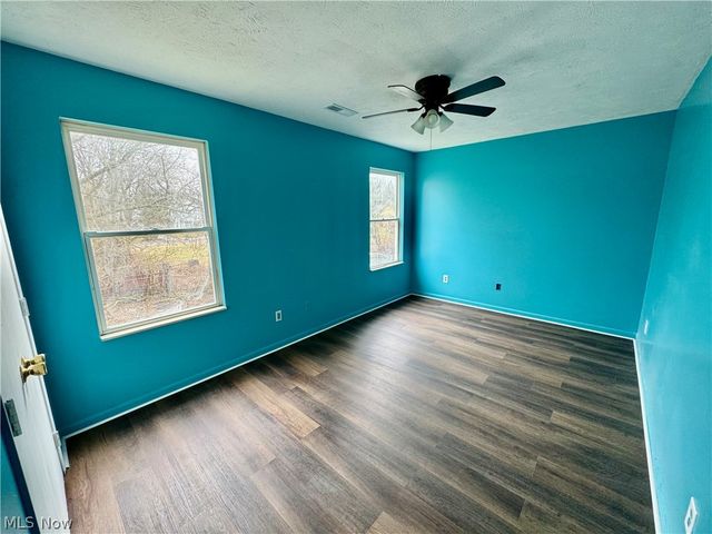 359 W Chalmers Avenue, Youngstown, OH 44511