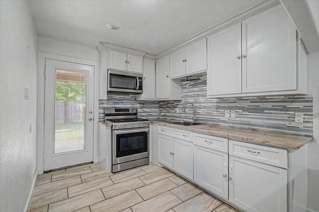 8159 Glenhollow Drive, Houston, TX 77033