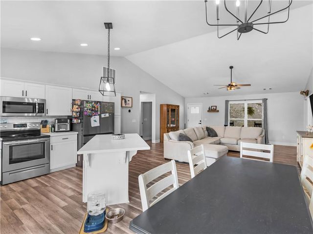 215 Almon Avenue, Tallapoosa, GA 30176