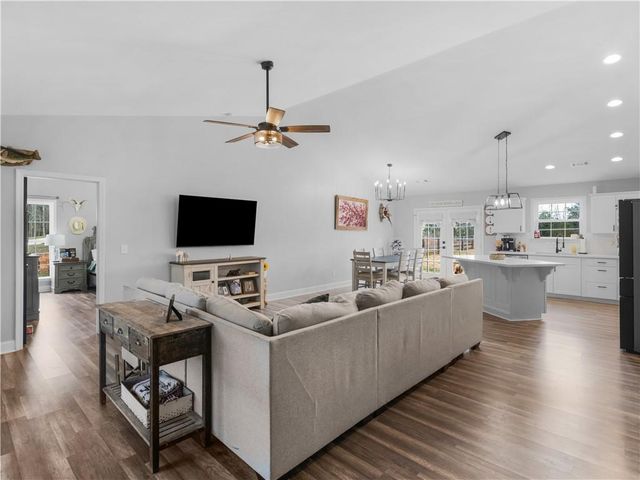 215 Almon Avenue, Tallapoosa, GA 30176