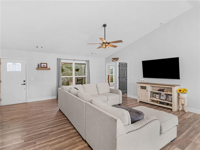 215 Almon Avenue, Tallapoosa, GA 30176