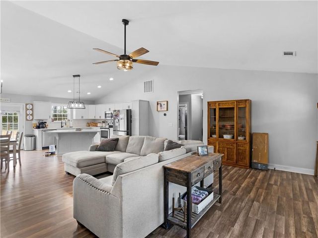 215 Almon Avenue, Tallapoosa, GA 30176