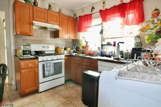 119 Winslow Pl, Garwood Boro, NJ 07027