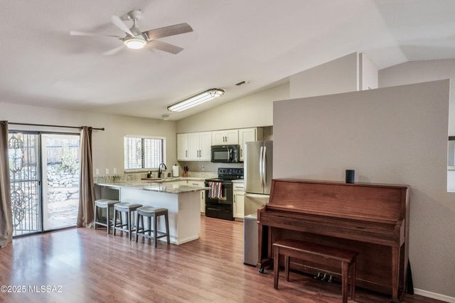 2152 W Jackalope Place, Tucson, AZ 85713