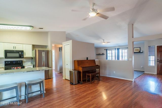 2152 W Jackalope Place, Tucson, AZ 85713