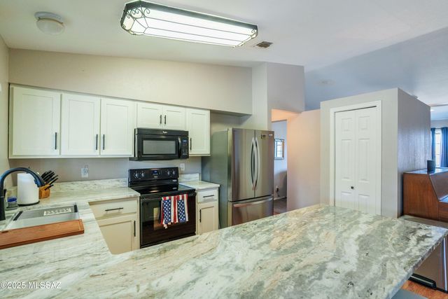 2152 W Jackalope Place, Tucson, AZ 85713