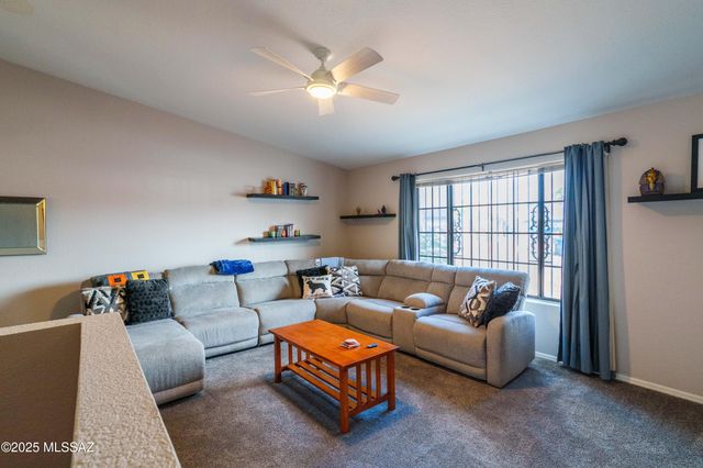 2152 W Jackalope Place, Tucson, AZ 85713