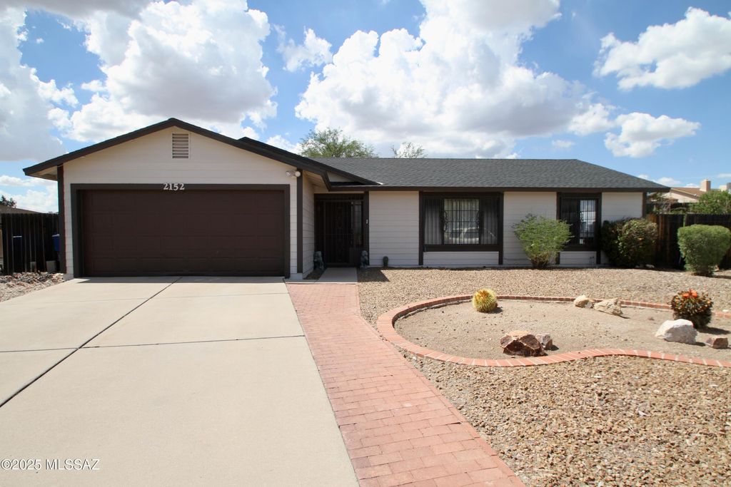 2152 W Jackalope Place, Tucson, AZ 85713