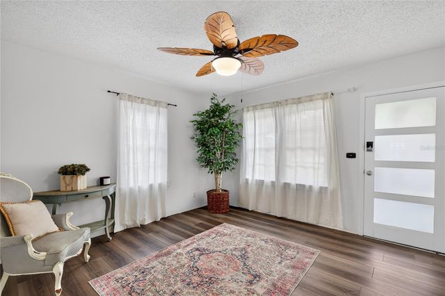 521 MICHIGAN STREET, Mount Dora, FL 32757