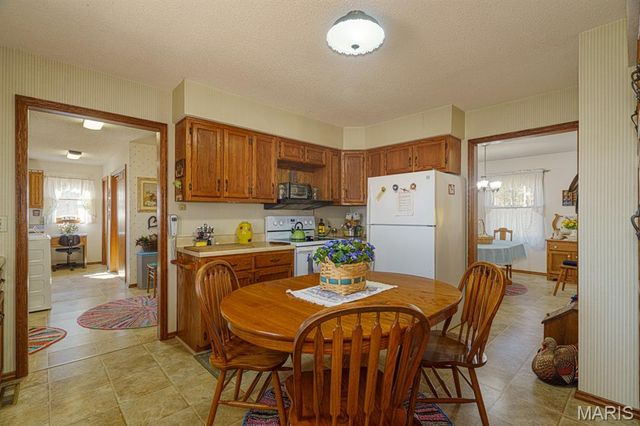 15799 County Road 7200, Rolla, MO 65401