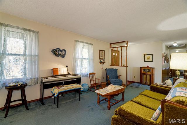 15799 County Road 7200, Rolla, MO 65401