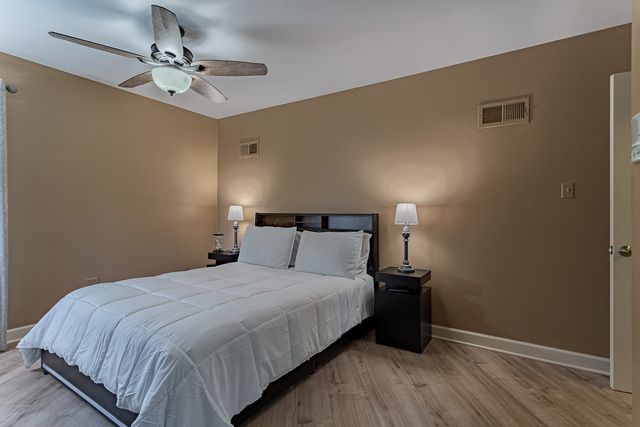 711 E Greenview Road, Itasca, IL 60143