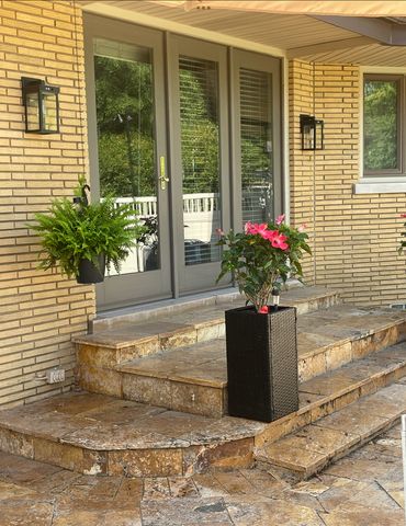 711 E Greenview Road, Itasca, IL 60143