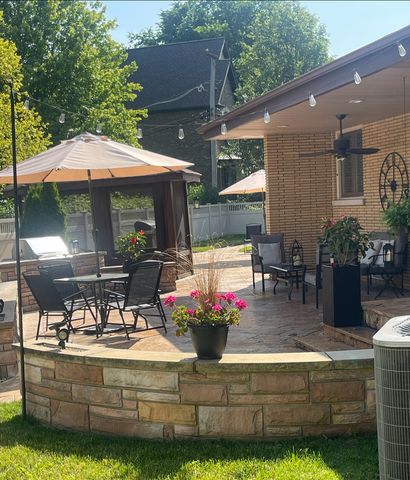 711 E Greenview Road, Itasca, IL 60143