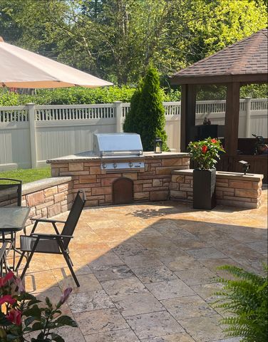 711 E Greenview Road, Itasca, IL 60143