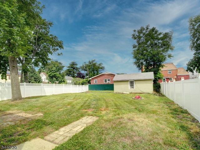 141 Parker Rd, Elizabeth City, NJ 07208