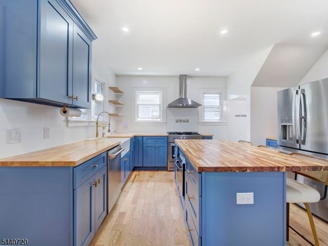 141 Parker Rd, Elizabeth City, NJ 07208