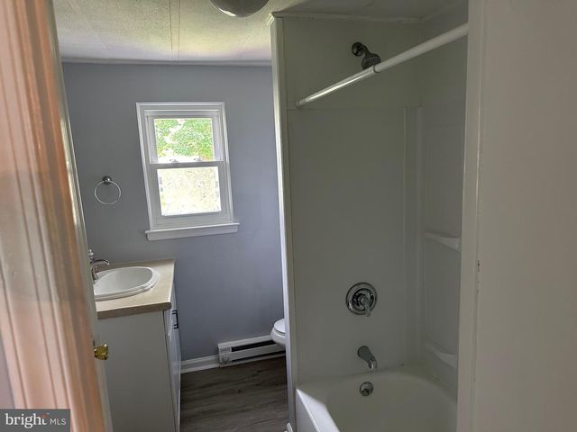 6 WALNUT LN, Quakertown, PA 18951