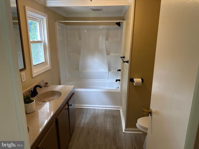 6 WALNUT LN, Quakertown, PA 18951