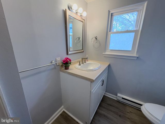 6 WALNUT LN, Quakertown, PA 18951