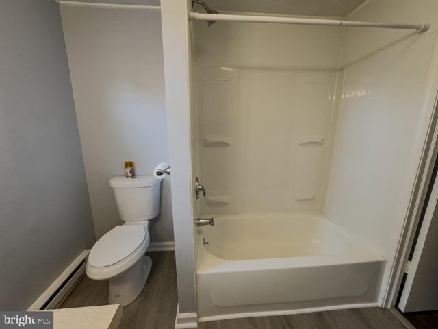 6 WALNUT LN, Quakertown, PA 18951