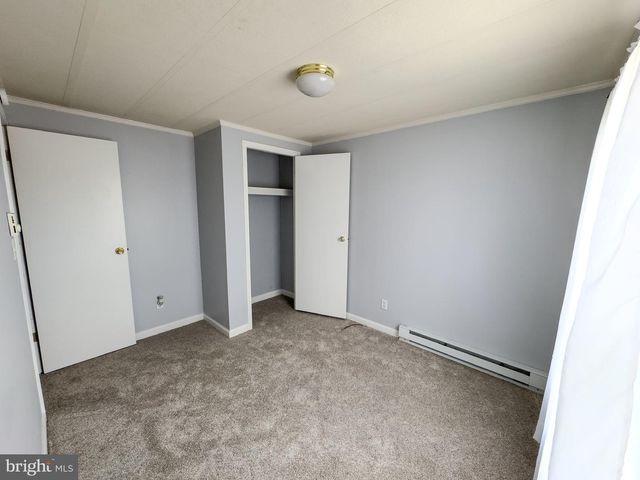 6 WALNUT LN, Quakertown, PA 18951