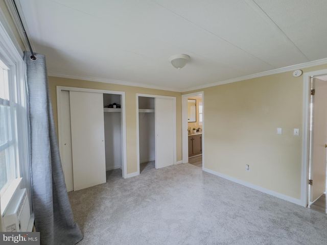 6 WALNUT LN, Quakertown, PA 18951