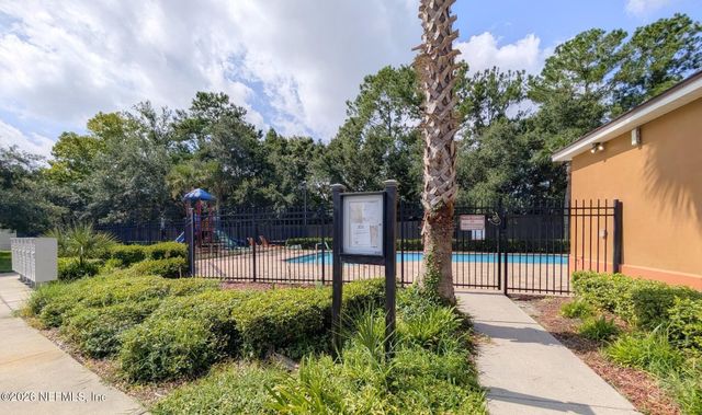6869 LAKE MIST Lane, Jacksonville, FL 32210
