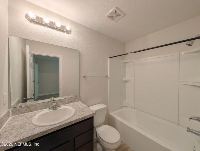 6869 LAKE MIST Lane, Jacksonville, FL 32210
