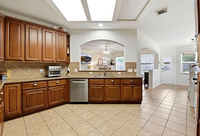 2905 Green Forest Lane, Pearland, TX 77581