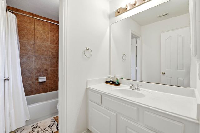 2905 Green Forest Lane, Pearland, TX 77581