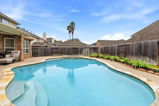 2905 Green Forest Lane, Pearland, TX 77581