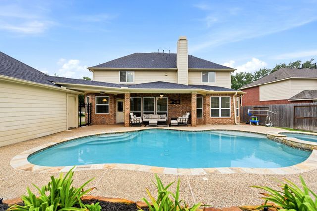 2905 Green Forest Lane, Pearland, TX 77581