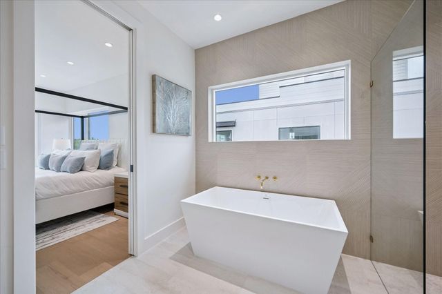 729 W 21st Street A, Houston, TX 77008