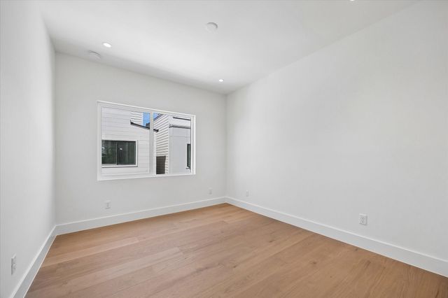 729 W 21st Street A, Houston, TX 77008