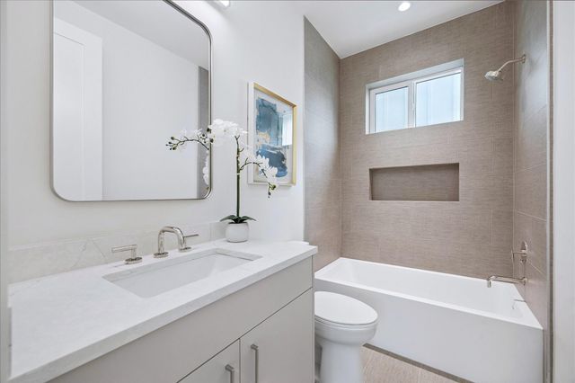 729 W 21st Street A, Houston, TX 77008