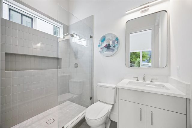 729 W 21st Street A, Houston, TX 77008