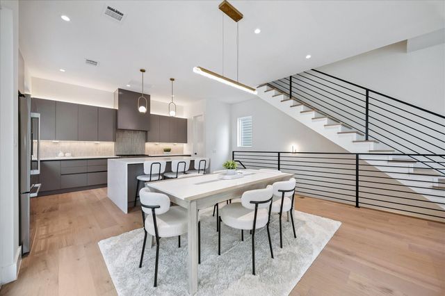 729 W 21st Street A, Houston, TX 77008