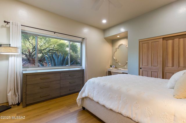 5350 N Corte Puesta Del Sol, Tucson, AZ 85718