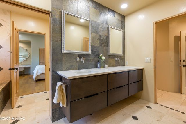 5350 N Corte Puesta Del Sol, Tucson, AZ 85718