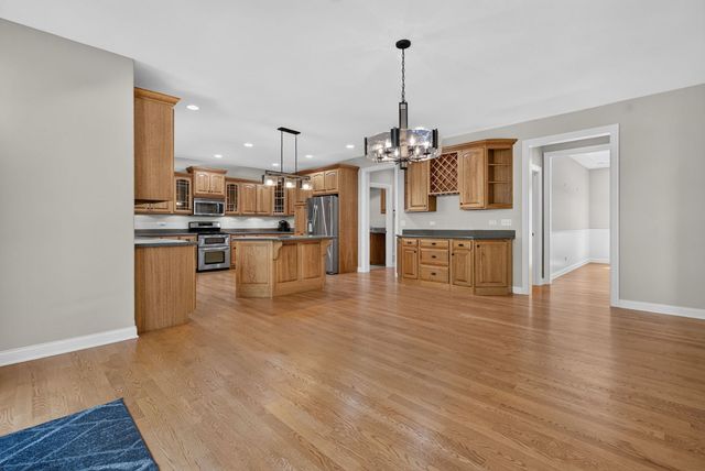 1082 Timber Edge Drive, Morris, IL 60450