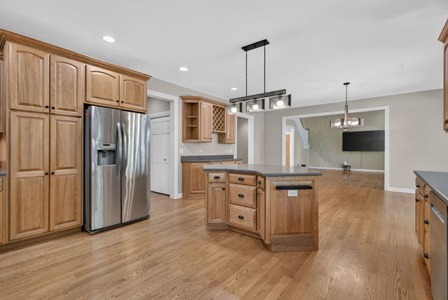 1082 Timber Edge Drive, Morris, IL 60450