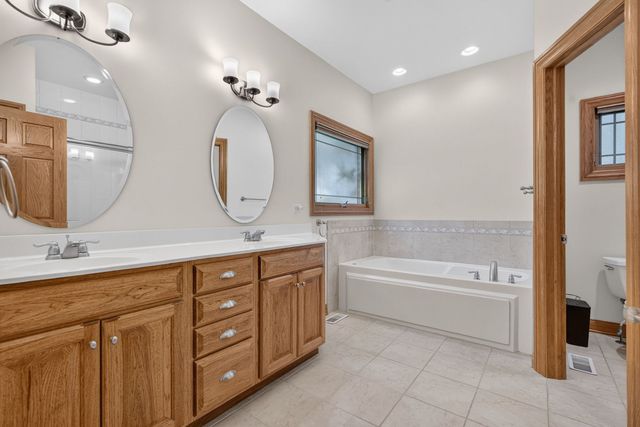 1082 Timber Edge Drive, Morris, IL 60450