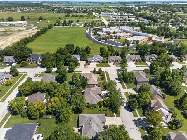 1082 Timber Edge Drive, Morris, IL 60450