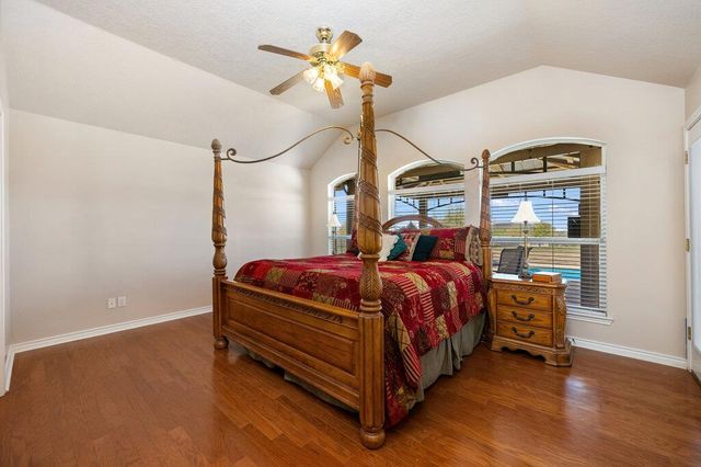 117 S Sentry PT, Hutto, TX 78634