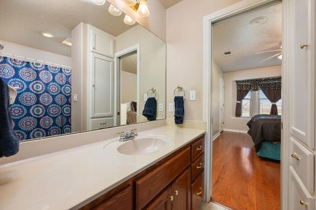 117 S Sentry PT, Hutto, TX 78634