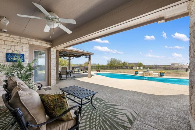 117 S Sentry PT, Hutto, TX 78634