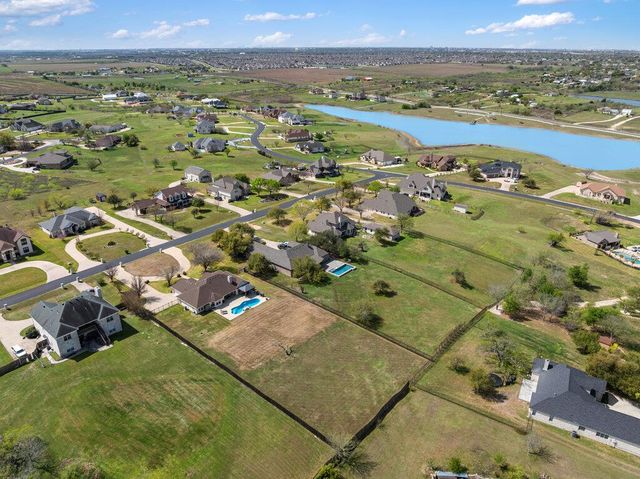 117 S Sentry PT, Hutto, TX 78634